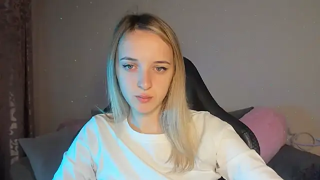 Snapshot of RouseReed chatting on 10/11/25, 06:34 RouseReed online show from 10/11/25, 06:34