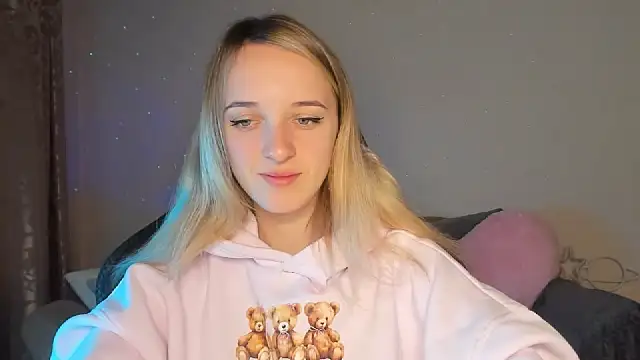 Snapshot of RouseReed chatting on 10/16/25, 06:47 RouseReed online show from 10/16/25, 06:47