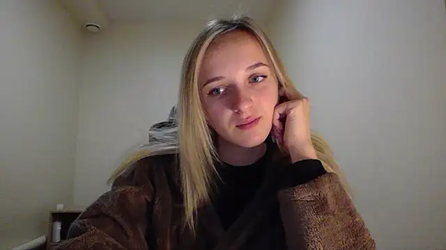 Snapshot of RouseReed chatting on 10/18/25, 05:10 RouseReed online show from 10/18/25, 05:10