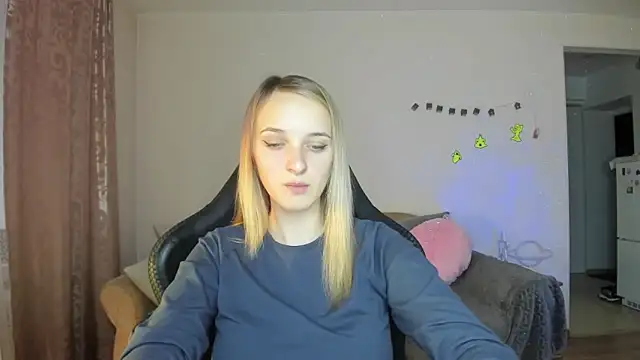 Snapshot of RouseReed chatting on 11/05/25, 12:49 RouseReed online show from 11/05/25, 12:49