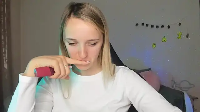 Snapshot of RouseReed chatting on 11/06/25, 01:23 RouseReed online show from 11/06/25, 01:23