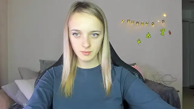 Snapshot of RouseReed chatting on 11/09/25, 07:28 RouseReed online show from 11/09/25, 07:28