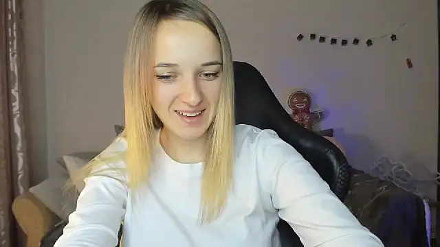 Snapshot of RouseReed chatting on 11/18/25, 07:24 RouseReed online show from 11/18/25, 07:24