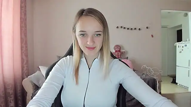 Snapshot of RouseReed chatting on 11/19/25, 07:52 RouseReed online show from 11/19/25, 07:52