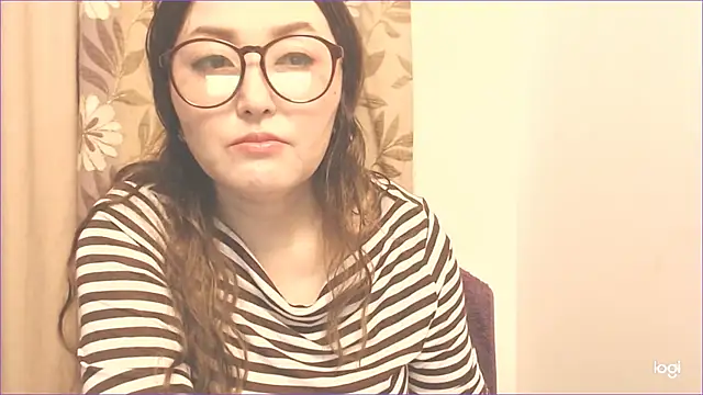 Snapshot of hrnyteacher chatting on 01/20/25, 10:26 hrnyteacher online show from 01/20/25, 10:26