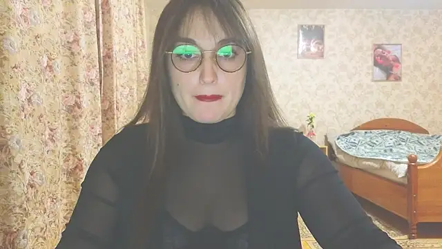 me lissa sun13 online show from 11/24/25, 01:44