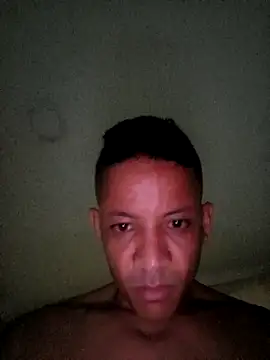 Snapshot of andresperezf chatting on 10/20/25, 02:01 andresperezf online show from 10/20/25, 02:01