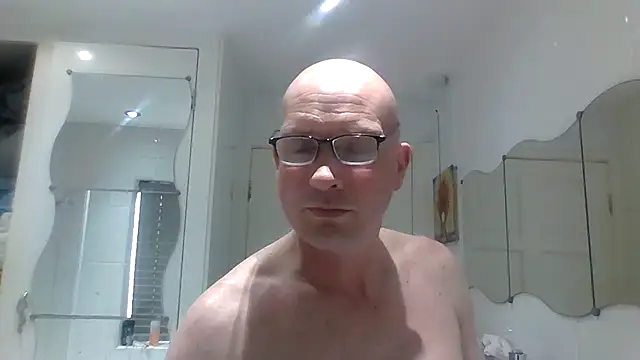 Snapshot of mrtickle0025 chatting on 03/17/25, 10:17 mrtickle0025 online show from 03/17/25, 10:17