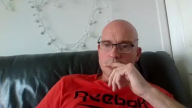 Snapshot of mrtickle0025 chatting on 10/06/25, 09:29 mrtickle0025 online show from 10/06/25, 09:29
