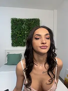 Snapshot of AylinRoss chatting on 01/10/25, 06:53 AylinRoss online show from 01/10/25, 06:53