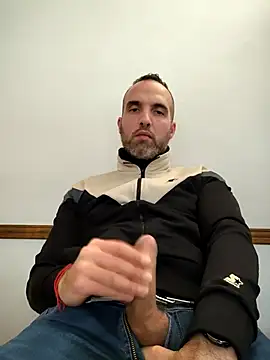 leon3875 online show from 09/10/25, 03:23