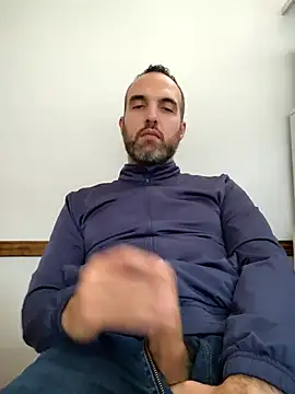 leon3875 online show from 09/23/25, 03:37