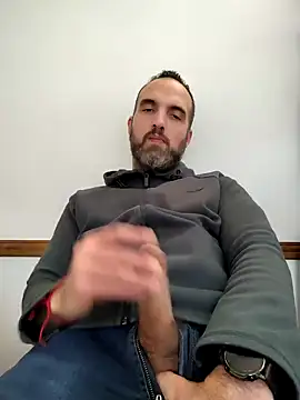 leon3875 online show from 10/03/25, 03:42