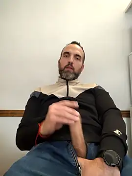 leon3875 online show from 10/08/25, 03:42