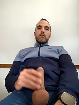 leon3875 online show from 11/18/25, 03:27