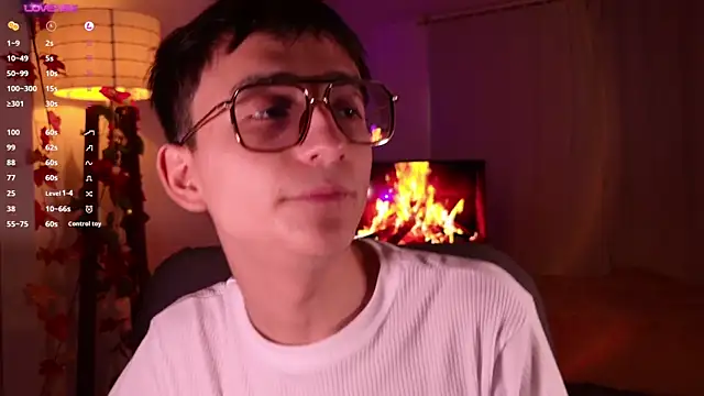 Snapshot of Mr_evan1 chatting on 01/03/25, 05:42 Mr evan1 online show from 01/03/25, 05:42