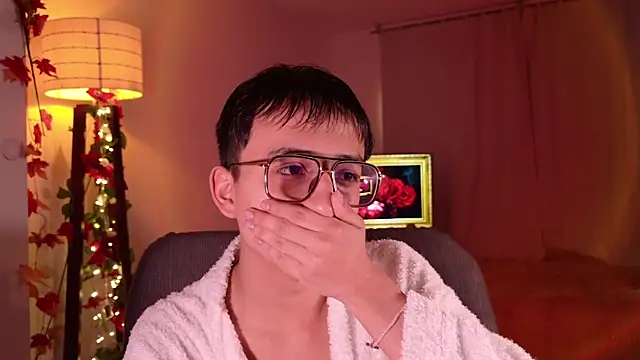 Snapshot of Mr_evan1 chatting on 01/04/25, 04:32 Mr evan1 online show from 01/04/25, 04:32