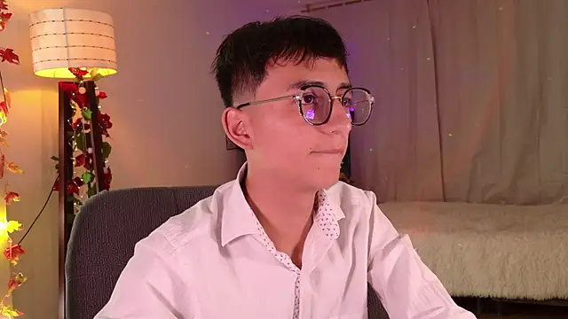 Snapshot of Mr_evan1 chatting on 01/31/25, 01:02 Mr evan1 online show from 01/31/25, 01:02