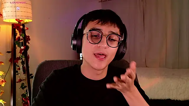 Snapshot of Mr_evan1 chatting on 02/19/25, 05:27 Mr evan1 online show from 02/19/25, 05:27