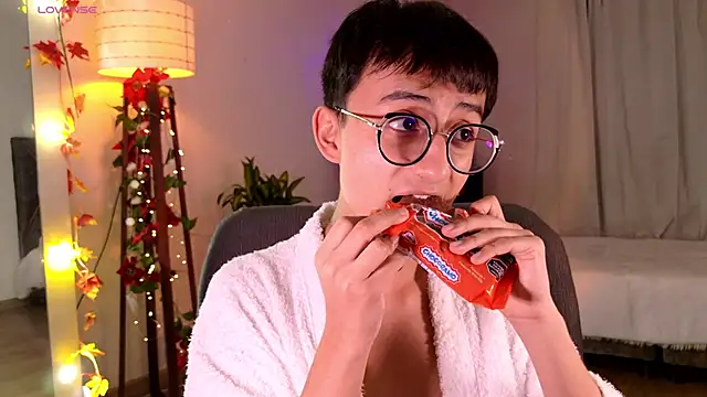 Snapshot of Mr_evan1 chatting on 02/24/25, 03:42 Mr evan1 online show from 02/24/25, 03:42