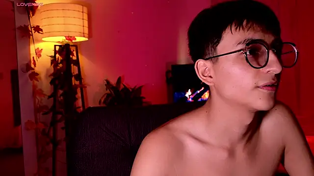 Snapshot of Mr_evan1 chatting on 03/17/25, 06:00 Mr evan1 online show from 03/17/25, 06:00
