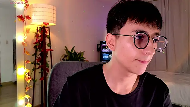 Snapshot of Mr_evan1 chatting on 03/18/25, 02:04 Mr evan1 online show from 03/18/25, 02:04