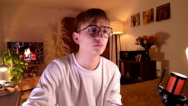 Snapshot of Mr_evan1 chatting on 09/17/25, 03:03 Mr evan1 online show from 09/17/25, 03:03