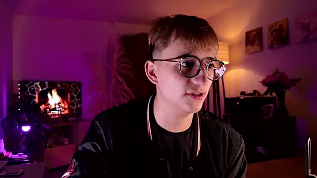 Snapshot of Mr_evan1 chatting on 10/02/25, 04:36 Mr evan1 online show from 10/02/25, 04:36