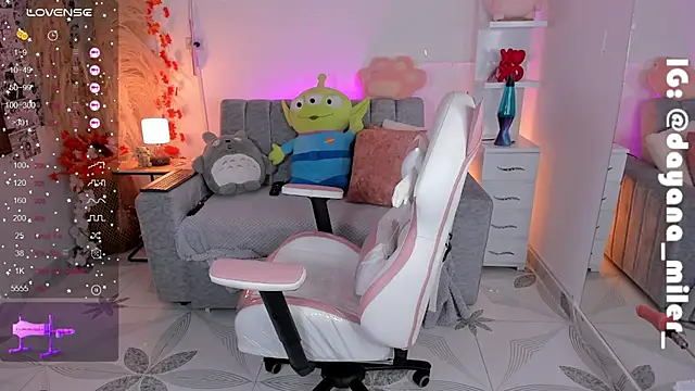  dayana miler online show from 01/15/25, 02:27