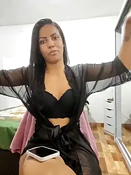Snapshot of Bella_Anjoss chatting on 12/27/24, 01:11 Bella Anjoss online show from 12/27/24, 01:11