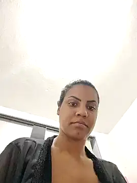 Snapshot of Bella_Anjoss chatting on 01/03/25, 01:05 Bella Anjoss online show from 01/03/25, 01:05