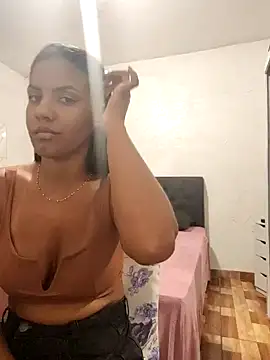 Snapshot of Bella_Anjoss chatting on 01/21/25, 10:08 Bella Anjoss online show from 01/21/25, 10:08