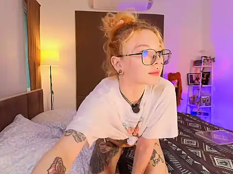 juicyshow  online show from 10/10/25, 12:20