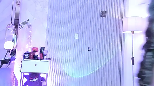 zephirahabney online show from 10/19/25, 02:50