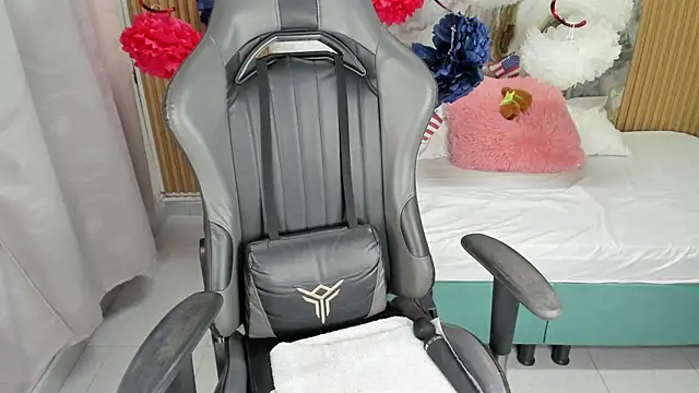 Lili 16 online show from 09/18/25, 11:12