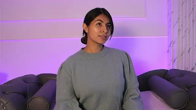 Snapshot of ShelleyMorell chatting on 01/15/25, 12:15 ShelleyMorell online show from 01/15/25, 12:15