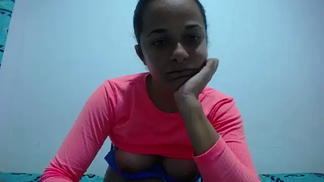 Snapshot of GiveLove1 chatting on 01/07/25, 06:48 GiveLove1 online show from 01/07/25, 06:48