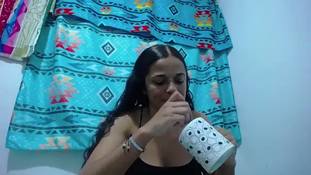 Snapshot of GiveLove1 chatting on 01/14/25, 10:23 GiveLove1 online show from 01/14/25, 10:23