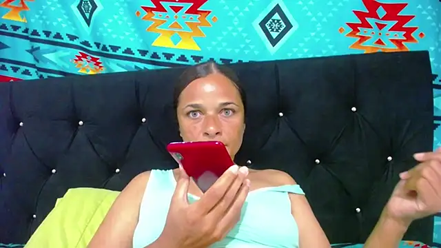 Snapshot of GiveLove1 chatting on 02/23/25, 04:50 GiveLove1 online show from 02/23/25, 04:50