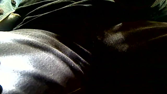 markluvskitty online show from 10/17/25, 01:46