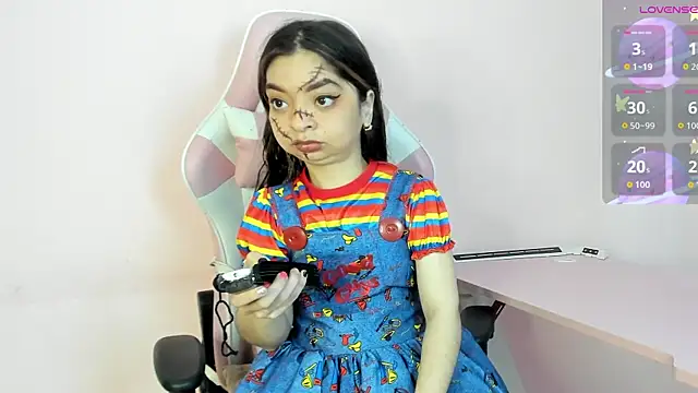 Snapshot of CharlotteMuller chatting on 10/31/25, 05:58 CharlotteMuller online show from 10/31/25, 05:58