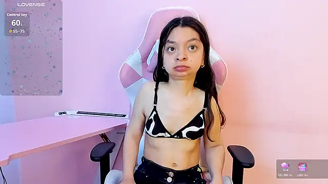 Snapshot of CharlotteMuller chatting on 11/09/25, 07:34 CharlotteMuller online show from 11/09/25, 07:34