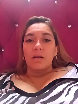 Snapshot of Izury_Blondee chatting on 02/07/25, 11:45 Izury Blondee online show from 02/07/25, 11:45