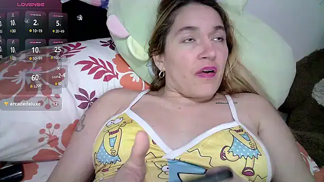 Snapshot of Izury_Blondee chatting on 02/16/25, 04:53 Izury Blondee online show from 02/16/25, 04:53