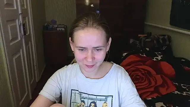 Snapshot of Riley_Roo chatting on 12/13/24, 09:52 Riley Roo online show from 12/13/24, 09:52