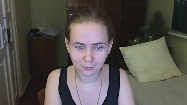 Snapshot of Riley_Roo chatting on 01/06/25, 05:38 Riley Roo online show from 01/06/25, 05:38