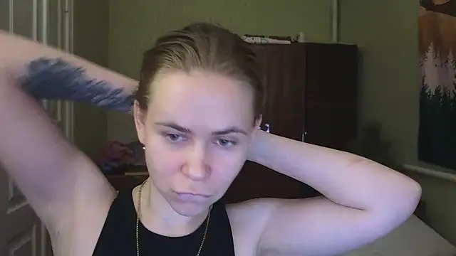 Snapshot of Riley_Roo chatting on 01/18/25, 10:28 Riley Roo online show from 01/18/25, 10:28
