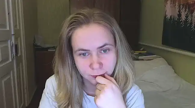Snapshot of Riley_Roo chatting on 02/19/25, 05:49 Riley Roo online show from 02/19/25, 05:49