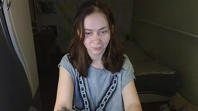 Riley Roo online show from 11/12/25, 05:02