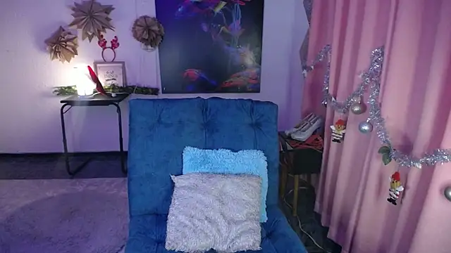 IsaBaileys  online show from 12/19/24, 06:56